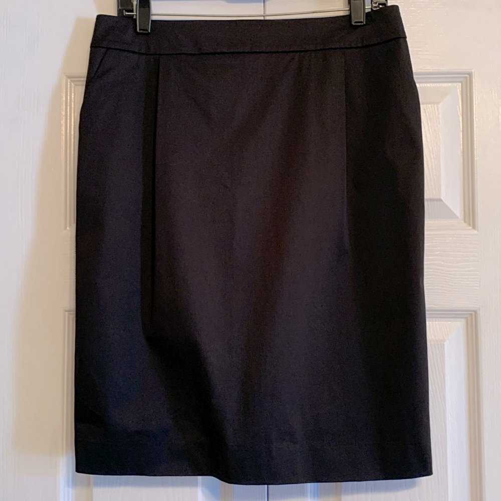 Jones New York, perfect t for work skirt with pockets, size 10, EUC